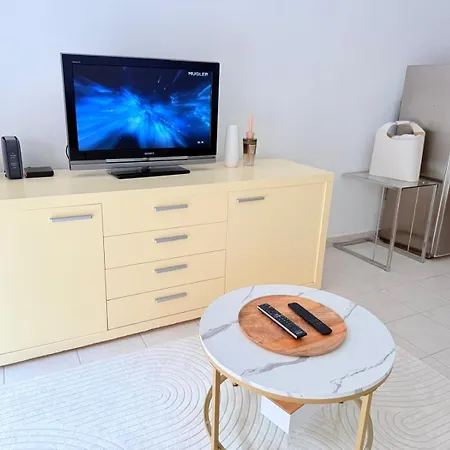 Les 3 Iles 2 Pieces Climatise A 50 M Des Plages Апартаменты