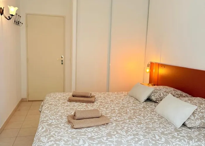 アパート Les 3 Iles 2 Pieces Climatise A 50 M Des Plages アンティーブ